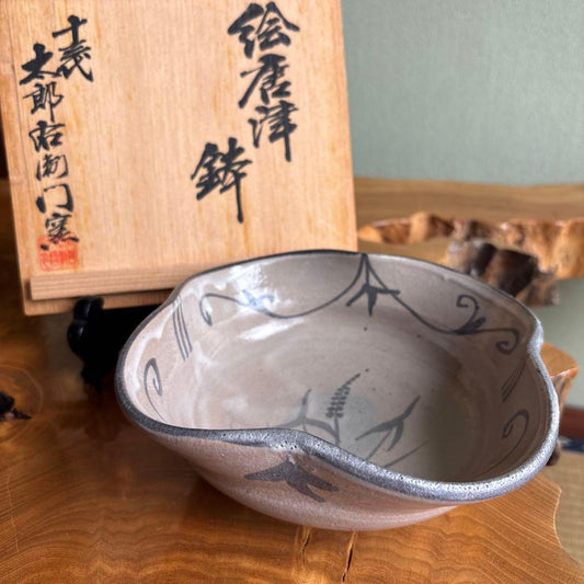 E-Karatsu Bowl by 13th Gen Nakazato Tarouemon Kiln, Iron-Painted Grass Motif, Katakuchi-Style Stoneware with Tomobako
