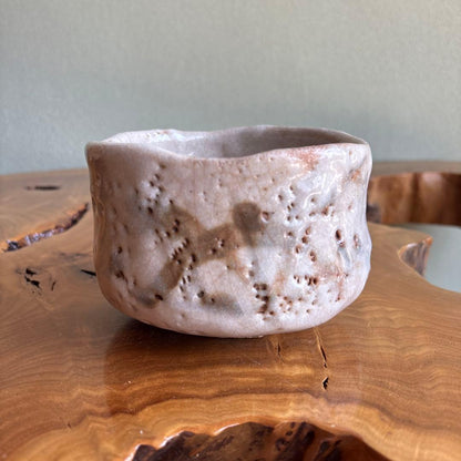 Shino Tea Bowl 'Tamauki' - Japanese Mino Shino Chawan with Milky White Glaze Kamehada and Signed Box
