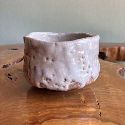 Shino Tea Bowl 'Tamauki' - Japanese Mino Shino Chawan with Milky White Glaze Kamehada and Signed Box