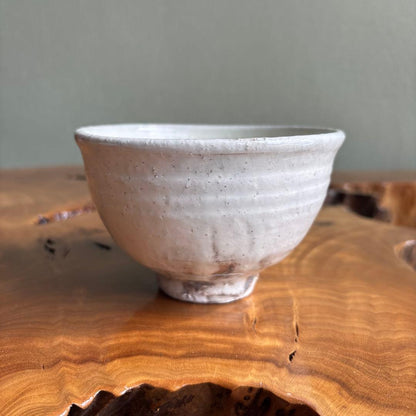 Kohiki Chawan by Houki Seizan — White Slip Tea Bowl with Throwing Marks, Powder-Applied Glaze