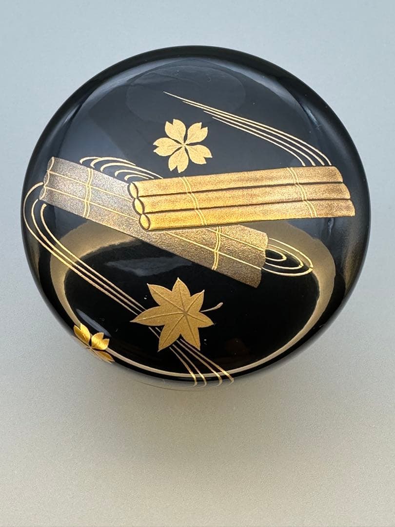 Wakashima Takao Hanaikada Maki-e Natsume Tea Caddy, Tomobako