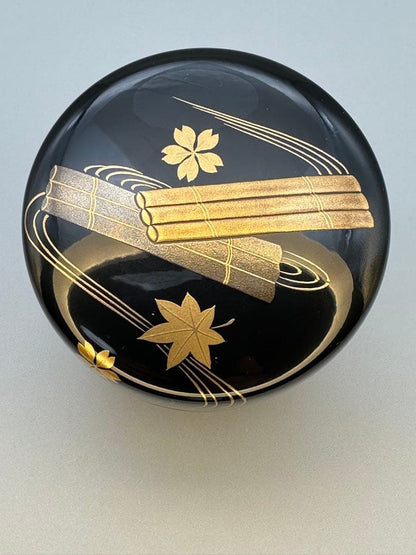 Wakashima Takao Hanaikada Maki-e Natsume Tea Caddy, Tomobako