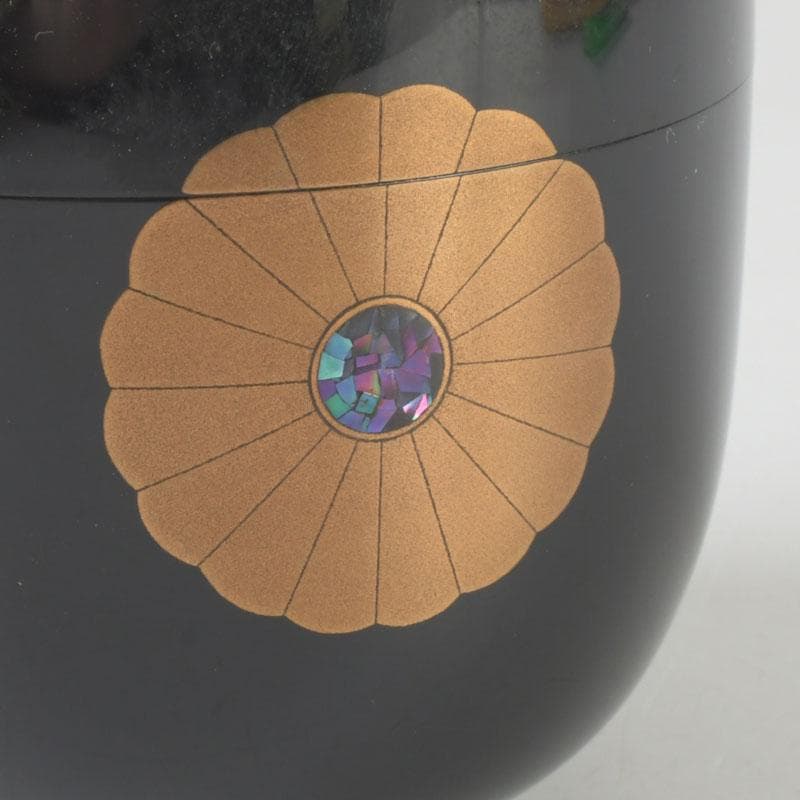Wajima Lacquer Natsume Tea Caddy — Kikukiri Maki-e with Raden Inlay | Mokudai Soho | Tomobako