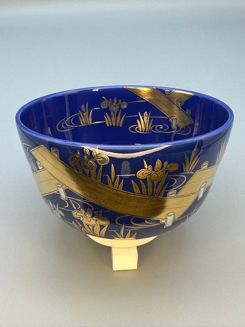 Nakamura Suiran Yatsuhashi Chawan — Cobalt Blue Gold Iris Bridge Tea Bowl, Tomobako