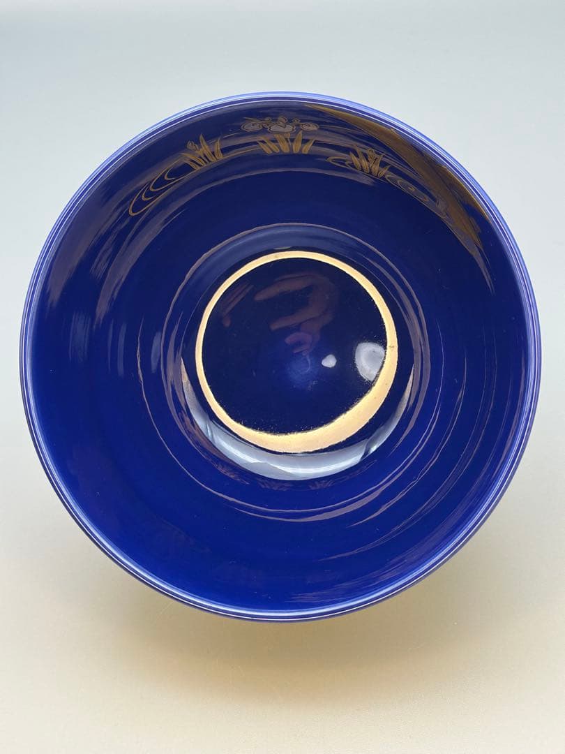 Nakamura Suiran Yatsuhashi Chawan — Cobalt Blue Gold Iris Bridge Tea Bowl, Tomobako