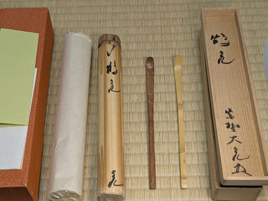 Tachibana Daikame Chashaku Pair Tsurukame Mei Three-Node Bamboo Tea Scoop Daitokuji