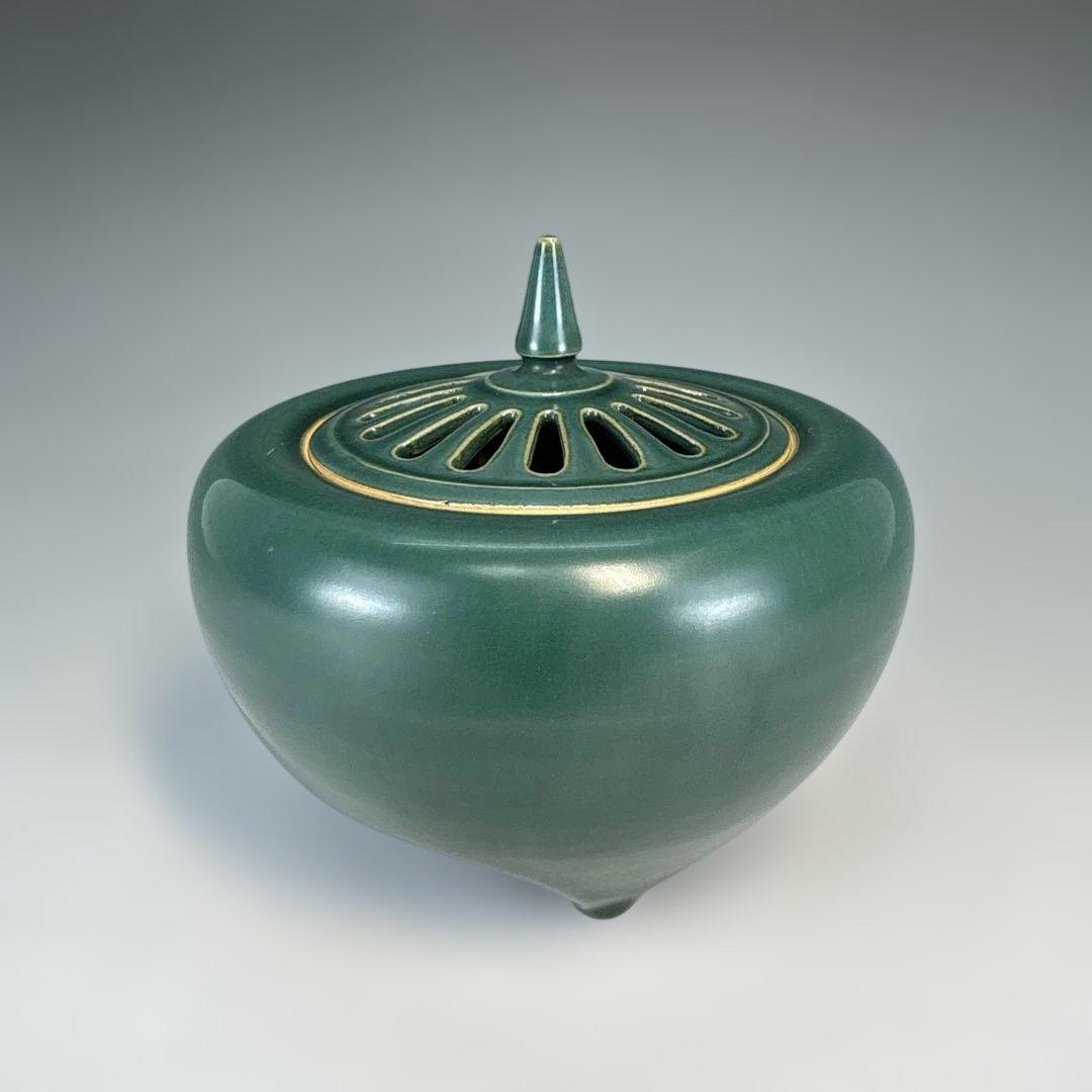 Kumagai Koho Kiku-yaki Incense Burner - Celadon Koro with Signed Box