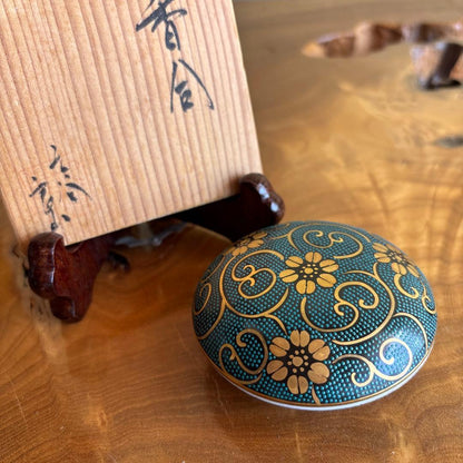 Kutani Kogo Incense Container | Ao-Tsubu Blue Dot Technique | Ryozan | Tomobako
