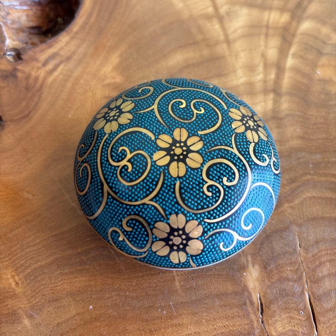 Kutani Kogo Incense Container | Ao-Tsubu Blue Dot Technique | Ryozan | Tomobako