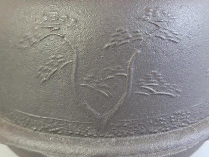Shinnari Cast Iron Tea Kettle – Pine Landscape Relief – Masamitsu – Lotus Finial Bronze Lid – Japan