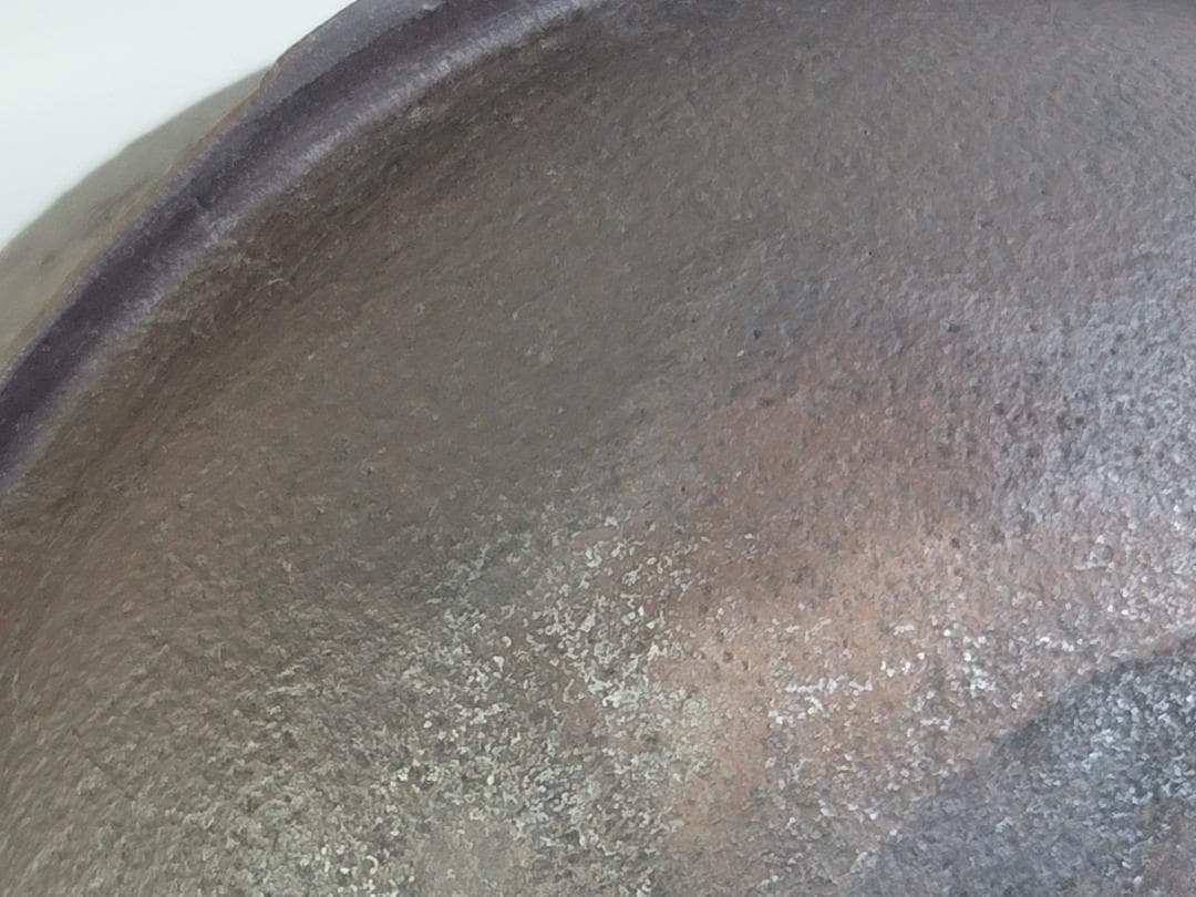 Shinnari Cast Iron Tea Kettle – Pine Landscape Relief – Masamitsu – Lotus Finial Bronze Lid – Japan