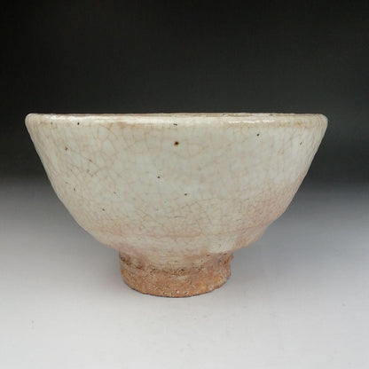 Hagi Ware Tea Bowl by Hirose Tanga - Tenpozan Kiln White Glaze Chawan