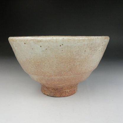 Hagi Ware Tea Bowl by Hirose Tanga - Tenpozan Kiln White Glaze Chawan