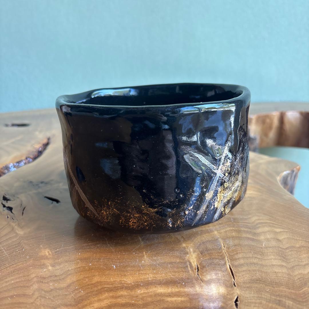 Black Glaze Matcha Bowl with Gold Silver Lattice by Listed Artist — Signed Tomobako, Japanese Tea Ceremony Chawan