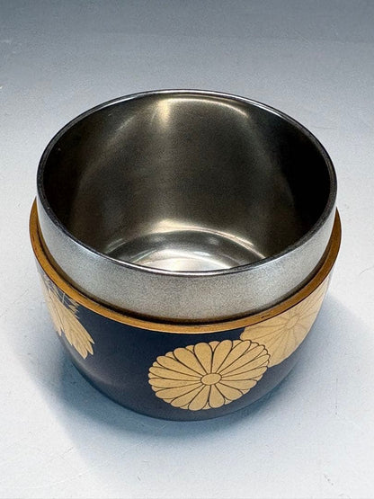 Yoshida Kasho — Taka-Maki-e O-Natsume, Chrysanthemum and Paulownia, Tomobako