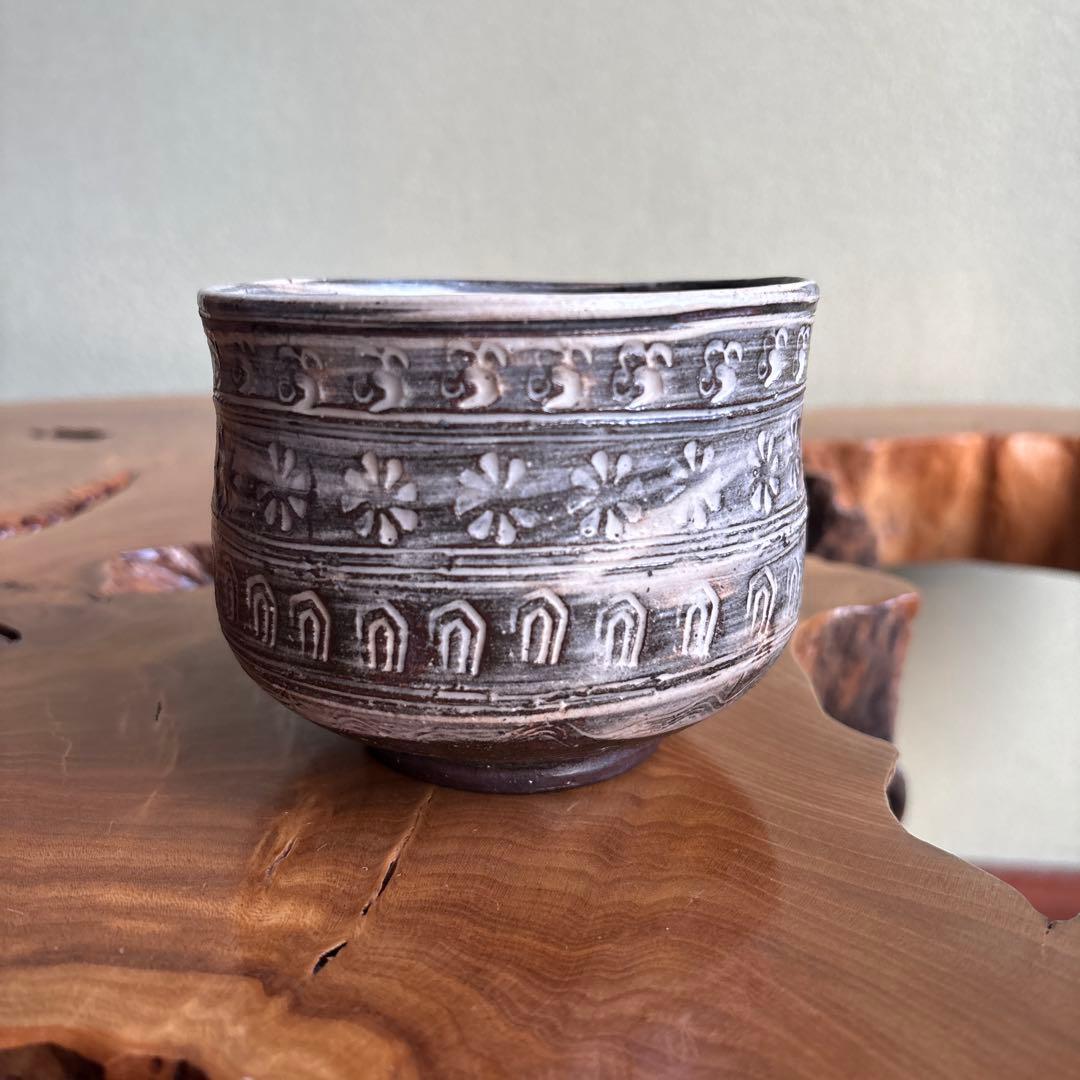 Yoneyama Akiomi Hana-Mishima Tea Bowl — Korean-Inspired Inlay, Gyeryongsan Style