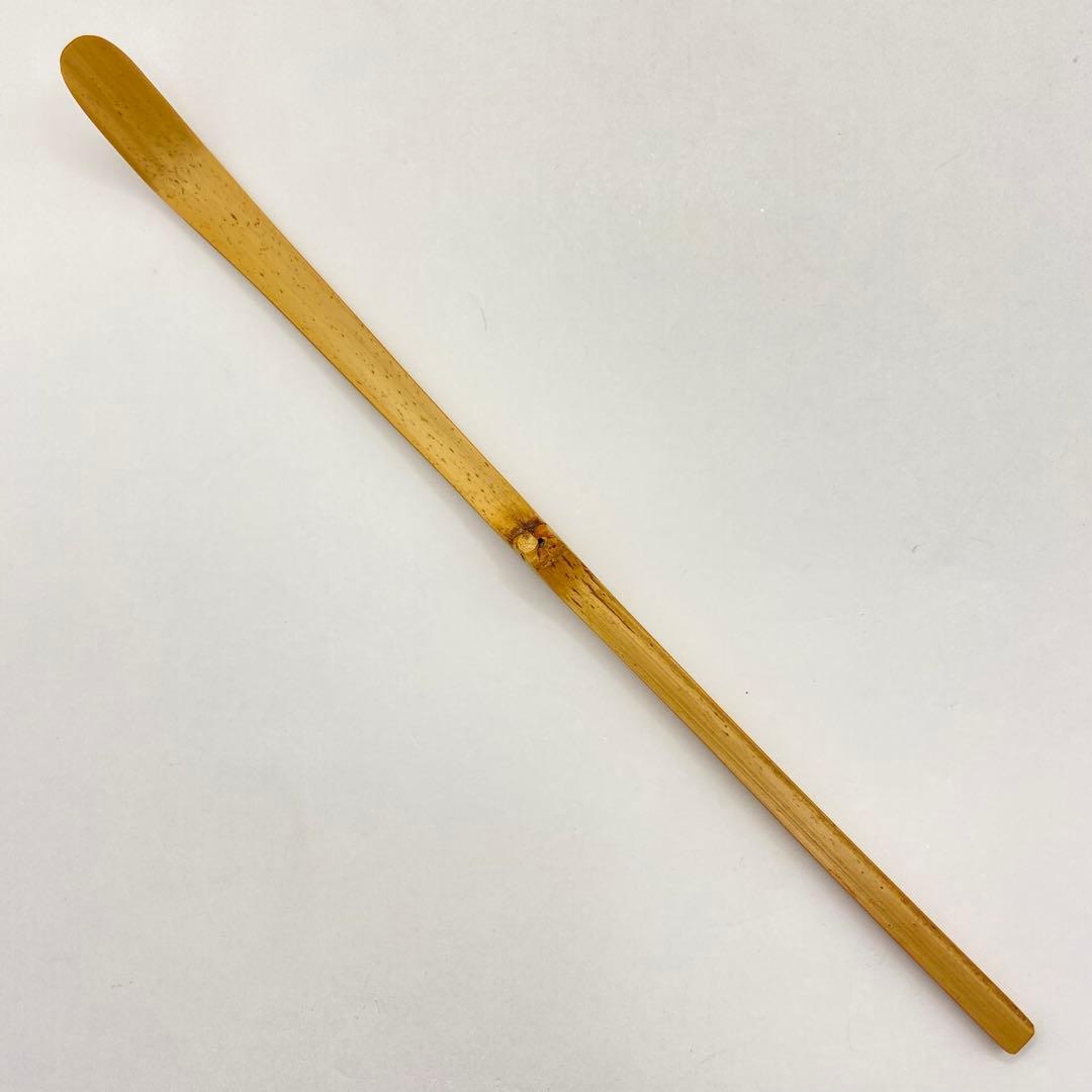 Zen Bamboo Tea Scoop by Gensho, Motto: Hatsu-zakura (First Cherry Blossom)