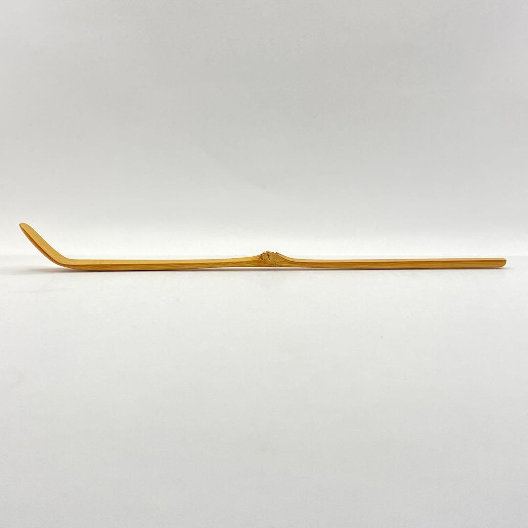 Zen Bamboo Tea Scoop by Gensho, Motto: Hatsu-zakura (First Cherry Blossom)
