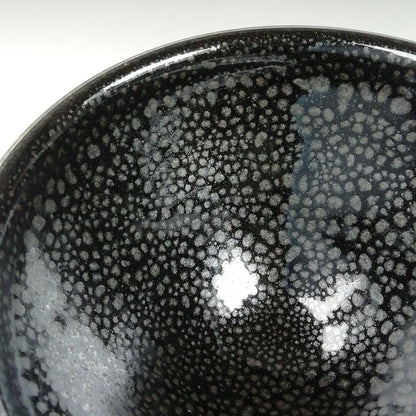 Koie Tsuyoshi Yuteki Tenmoku Chawan — Silver Oil-Spot Tea Bowl with Silver Fukurin Rim & Signed Tomobako