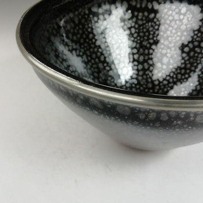 Koie Tsuyoshi Yuteki Tenmoku Chawan — Silver Oil-Spot Tea Bowl with Silver Fukurin Rim & Signed Tomobako