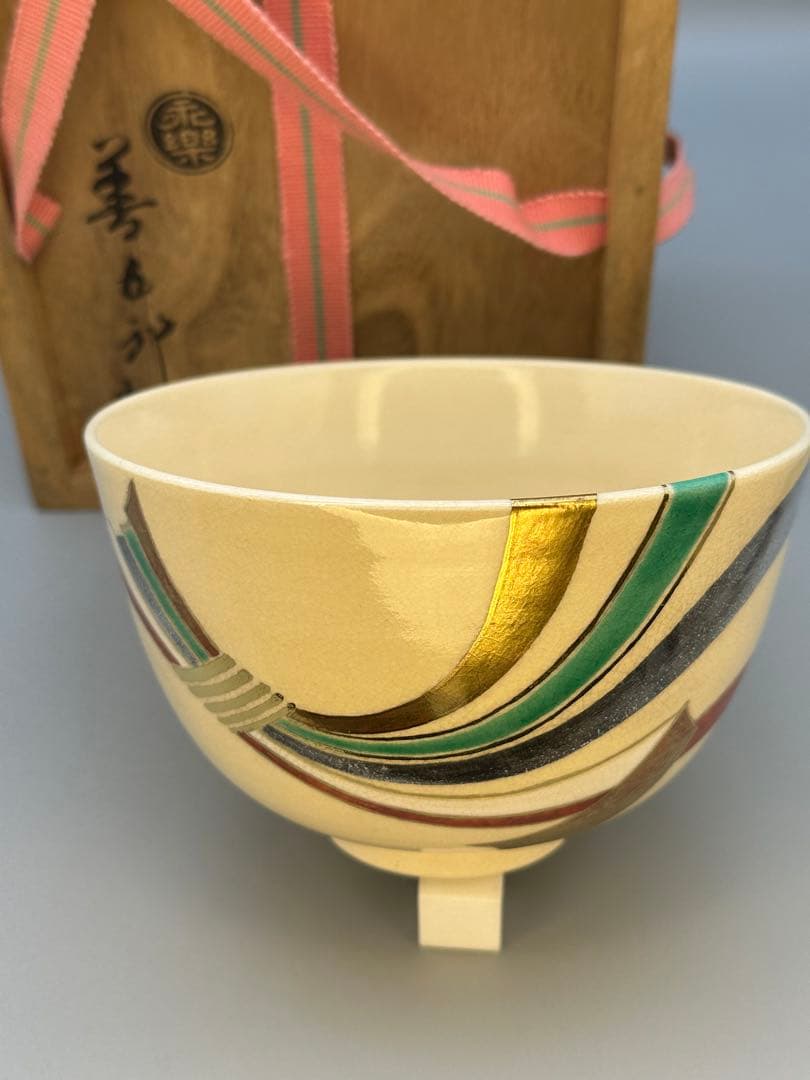 Eiraku Zengorō Noshi Ribbon Tea Bowl Kyo-yaki Kinrande Gold Iro-e Chawan