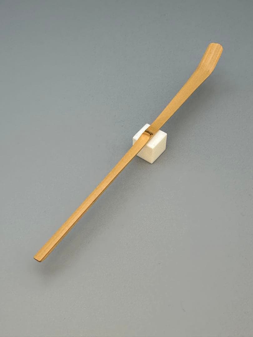 Chashaku Tea Scoop 'Suehiro' by Doun of Daitokuji — White Bamboo, Signed Tube & Box