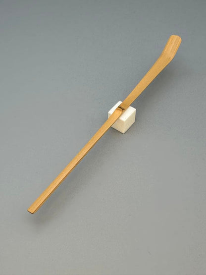 Chashaku Tea Scoop 'Suehiro' by Doun of Daitokuji — White Bamboo, Signed Tube & Box