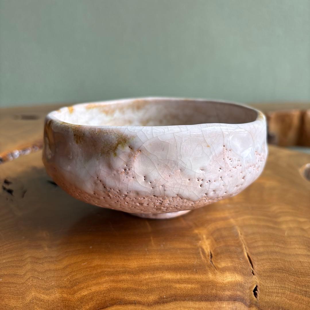 Ohi Ippei — Umadari Chawan, White Crackle Glaze, Tomobako | Ohi Ware Tea Bowl