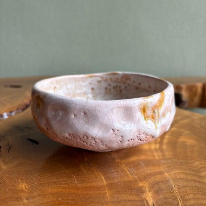 Ohi Ippei — Umadari Chawan, White Crackle Glaze, Tomobako | Ohi Ware Tea Bowl