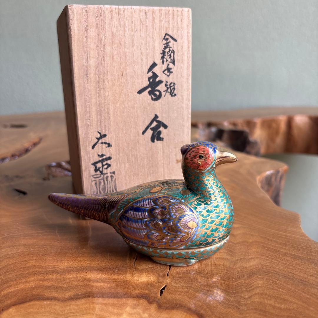 Kinrande Pheasant Kogo Incense Box by Tezuka Daiji — Momoyama-gama Kutani Style with Tomobako