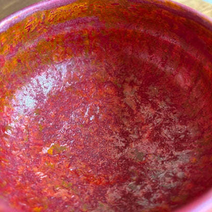 Kutani-yaki Tea Bowl by Iseki — Yoyoan Studio Vivid Red Gold Chawan