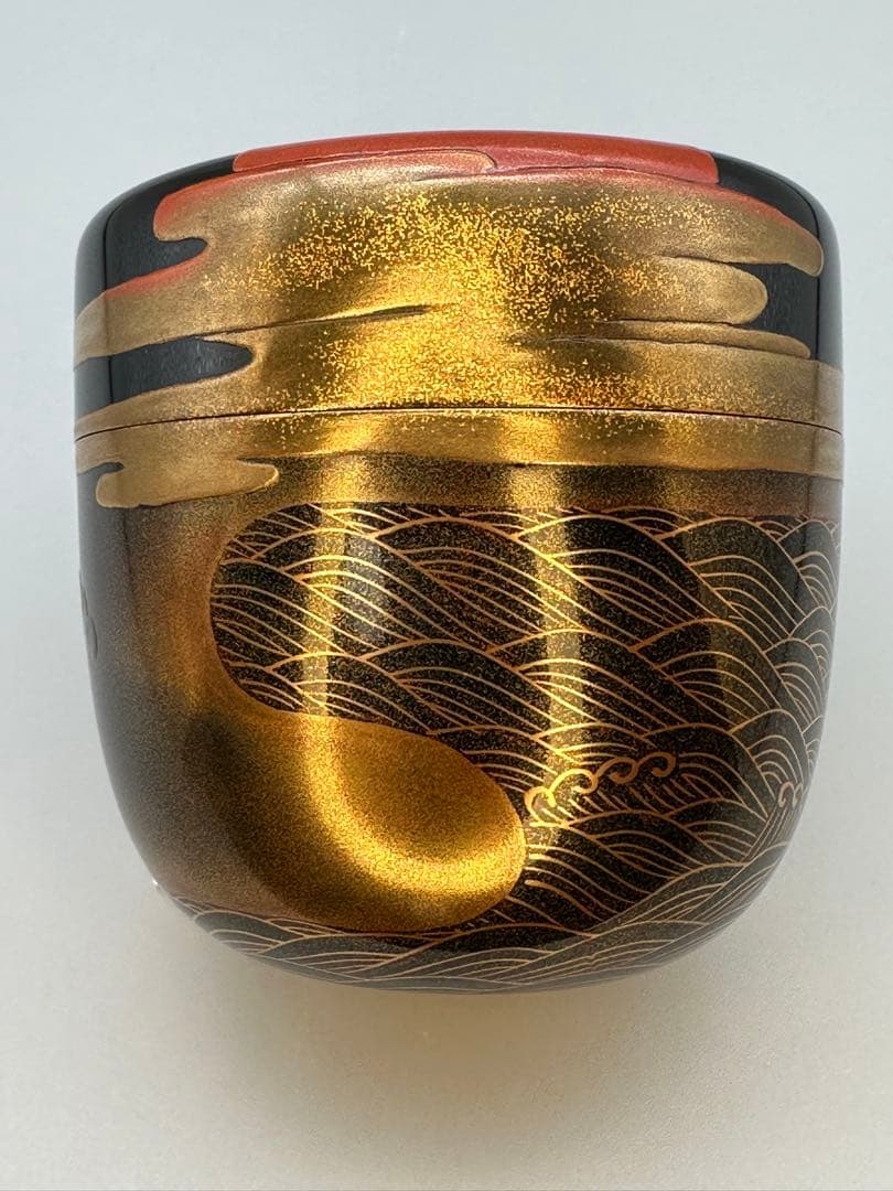 Sunrise Maki-e Natsume Tea Caddy by Shotoukei - Gold Lacquer with Vermilion Sun