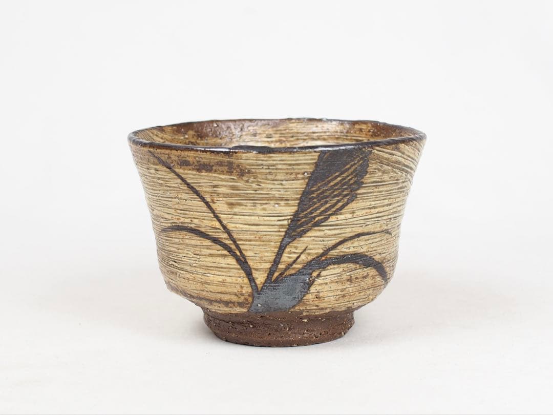 Ogawa Kinji — Grass Motif Hakeme Tea Bowl | Mingei Ink Brushwork Chawan