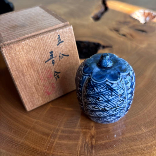 Sometsuke Porcelain Gourd Kogo by Takano Shoami, Kyoto — Signed Tomobako