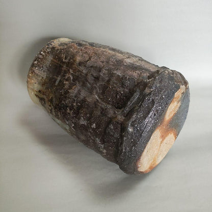 Sakamoto Toshihito Iga Tabimakura Hanaire - Biidoro Ash Glaze Flower Vase
