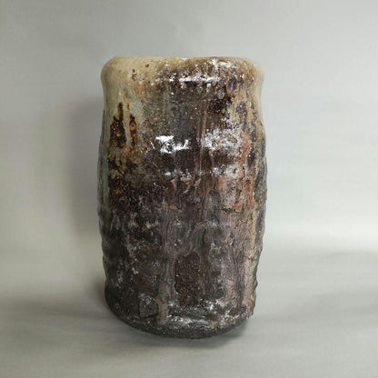 Sakamoto Toshihito Iga Tabimakura Hanaire - Biidoro Ash Glaze Flower Vase