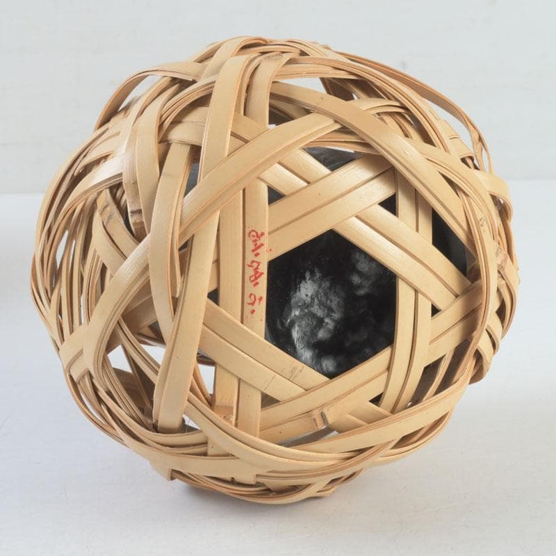 Bamboo Hanging Flower Basket by Nitten Artist Shiraishi Hakuunsai, Tomobako