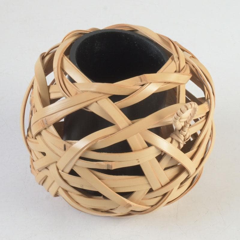 Bamboo Hanging Flower Basket by Nitten Artist Shiraishi Hakuunsai, Tomobako