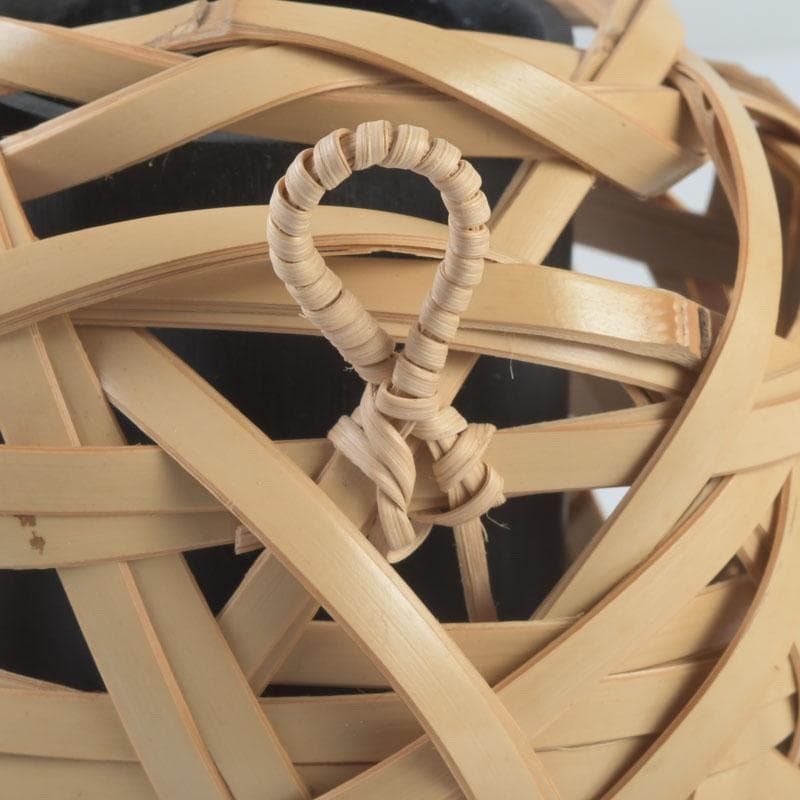 Bamboo Hanging Flower Basket by Nitten Artist Shiraishi Hakuunsai, Tomobako