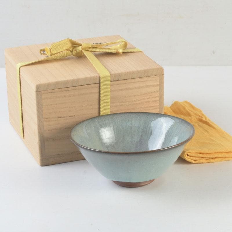 Uno Sokan Celadon Tea Bowl — Intangible Cultural Heritage Master, Signed Wood Box