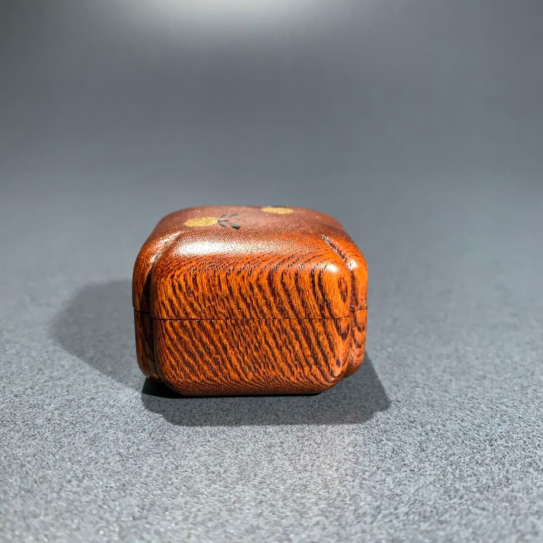 Firefly Maki-e Incense Container by Nakabayashi Seizan - Fuki-urushi Lacquer Kogo with Signed Box