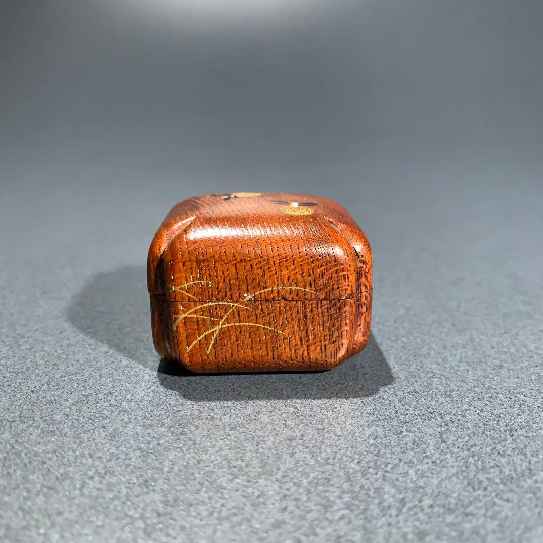 Firefly Maki-e Incense Container by Nakabayashi Seizan - Fuki-urushi Lacquer Kogo with Signed Box