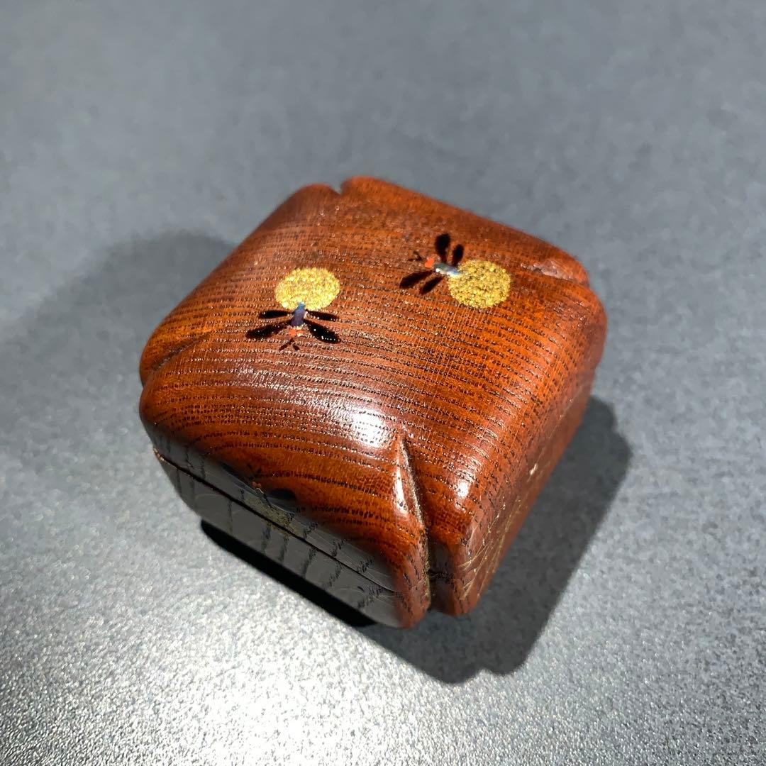 Firefly Maki-e Incense Container by Nakabayashi Seizan - Fuki-urushi Lacquer Kogo with Signed Box