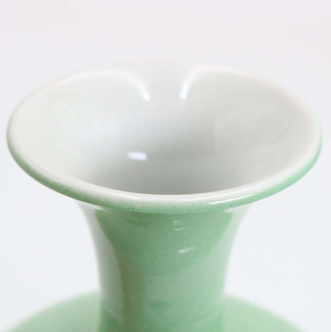 Yoshida Minori Kutani Ware Vase — Living National Treasure, Yūri Kinsai, Camellia, Gold Under Glaze