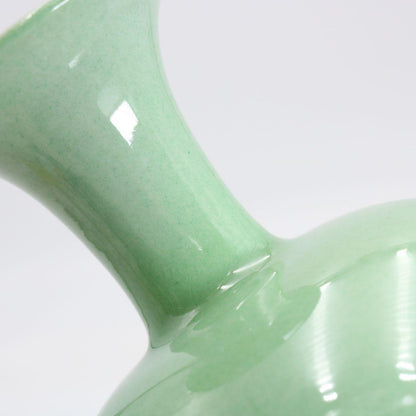 Yoshida Minori Kutani Ware Vase — Living National Treasure, Yūri Kinsai, Camellia, Gold Under Glaze