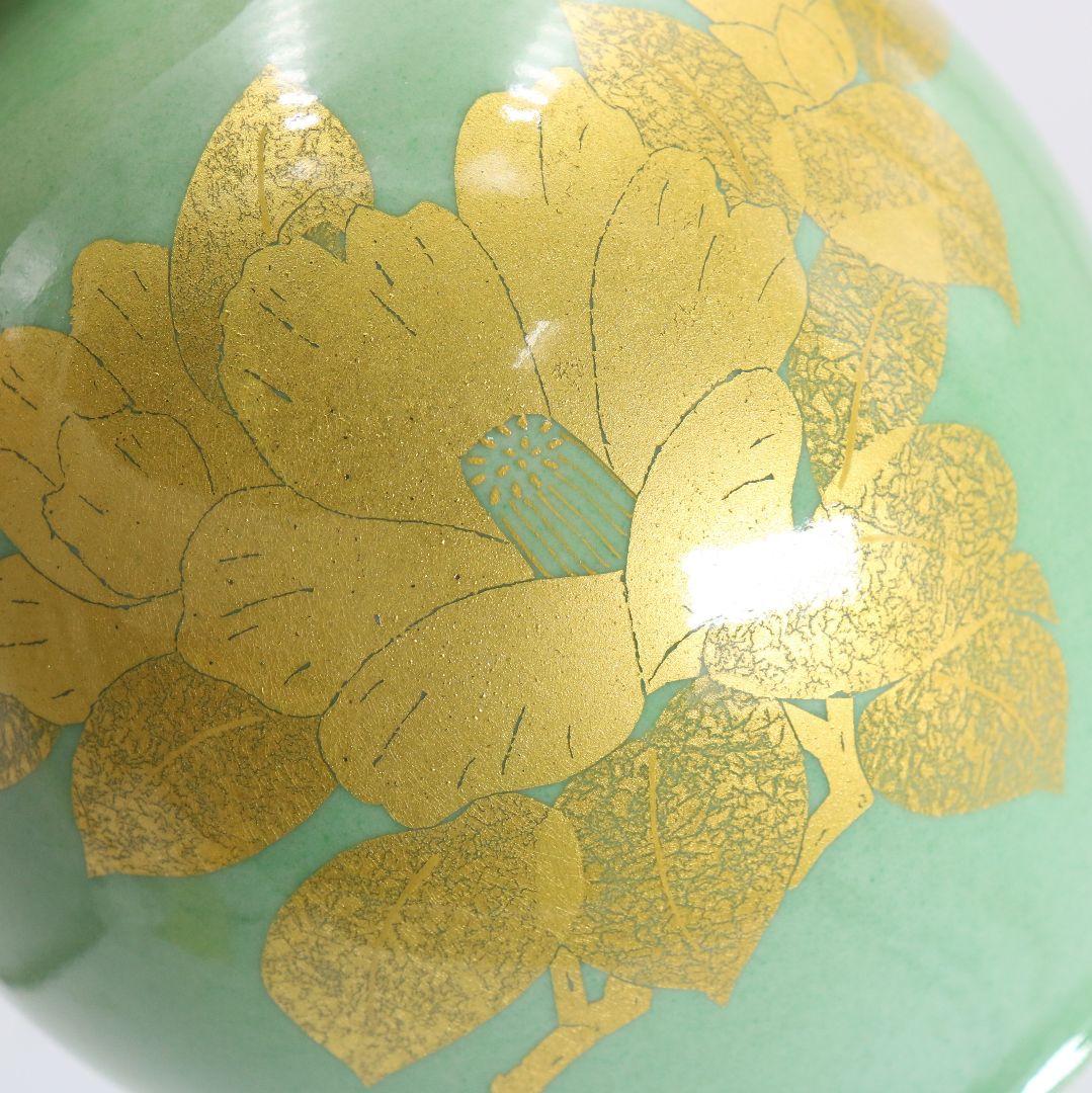Yoshida Minori Kutani Ware Vase — Living National Treasure, Yūri Kinsai, Camellia, Gold Under Glaze