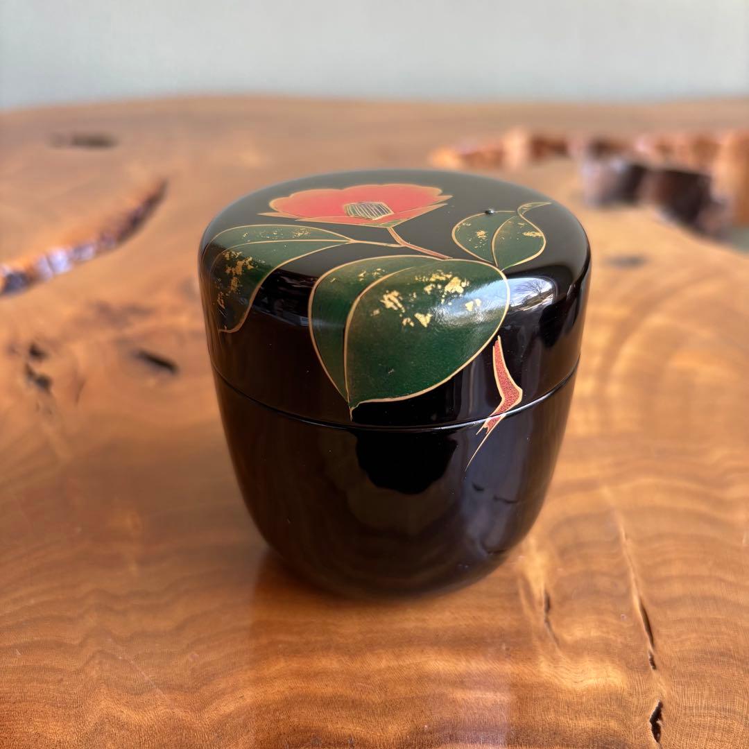 Camellia Maki-e Natsume Tea Caddy by Nakatide Shoho — White-Eye Bird, Silver Dust, Lacquer, Tomobako