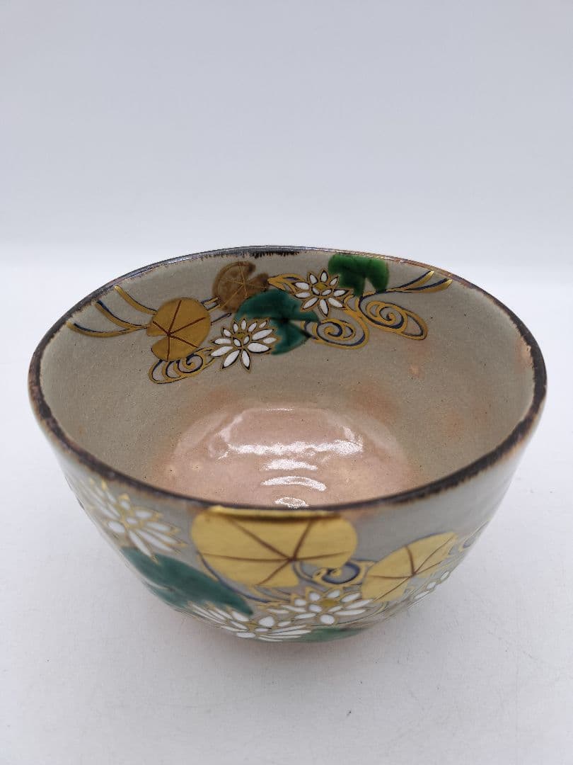 Kyoto-yaki Kenzan-style Water Lily Matcha Bowl by Ito Kaiun