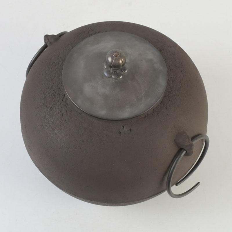 Hata Shunsai Round Iron Tea Kettle Marugata Chagama with Tomobako