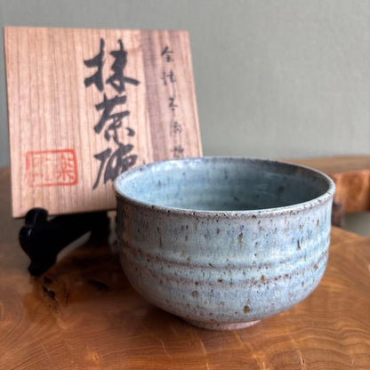 Aizu-Hongō Feldspar Glaze Chawan — Iron Speckle Matcha Bowl by Tōrakuen (Satō Ryūichi)